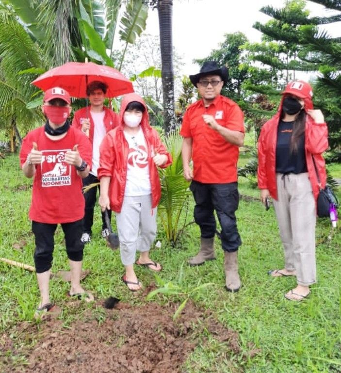 DPD PSI Manado Peduli Lingkungan,Tanam Pohon di Mapanget