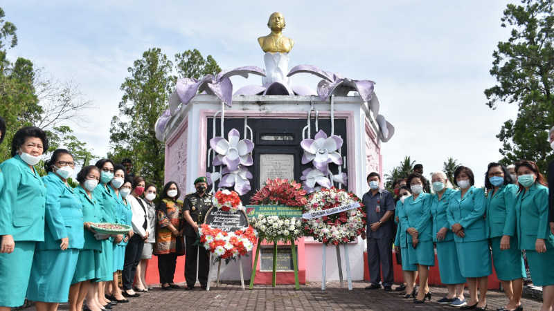 Ziarah di Makam Pahlawan Nasional Maria Walanda Maramis,Minahasa Utara