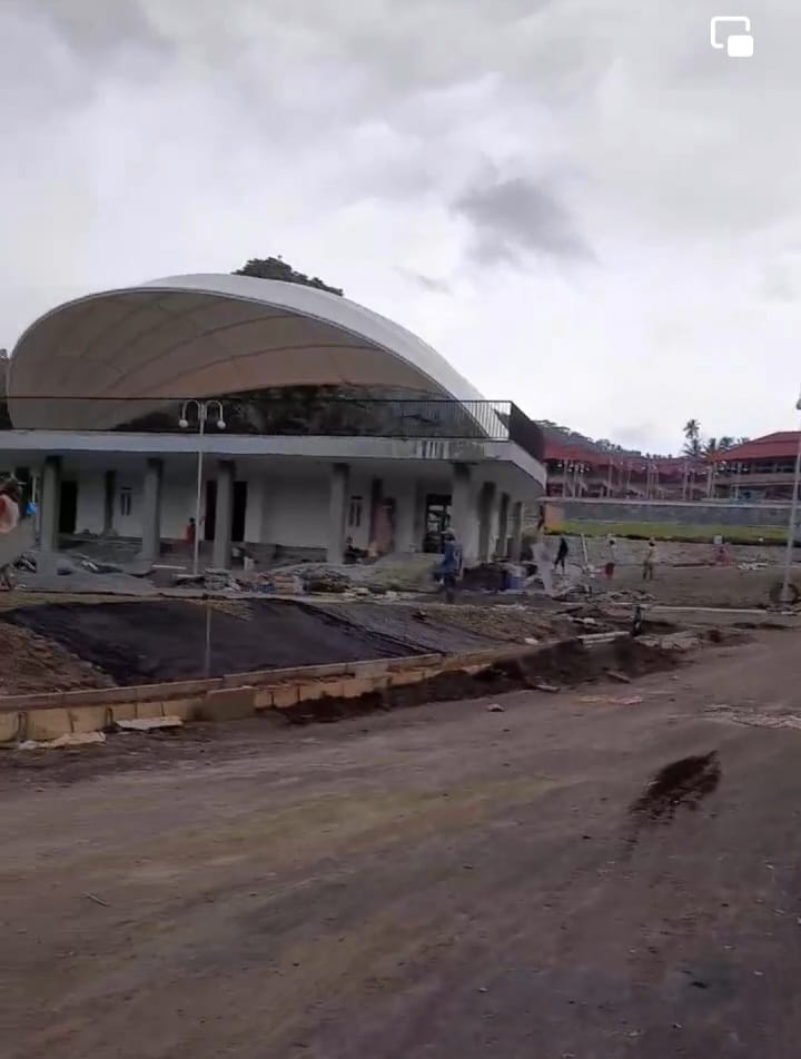 Proyek Pasar Tematik Tongkaina, Diduga Tak Beres.
Ada Indikasi Korupsi?
